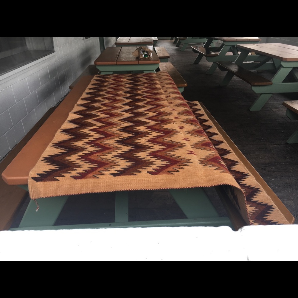 Hand made Navaho Rug - Picture 4 of 6
